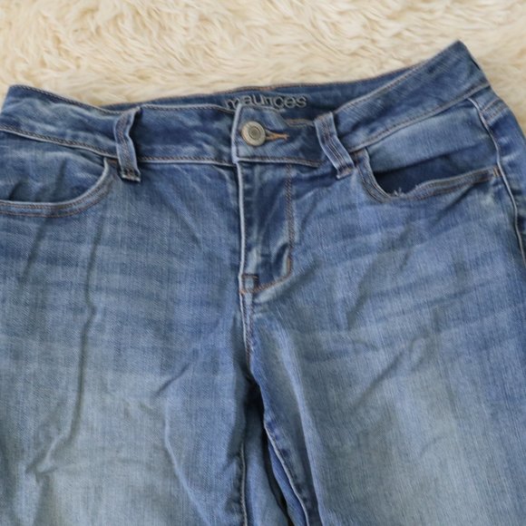 Maurices Size Small Mid-rise Medium Wash Jeans - Picture 5 of 9